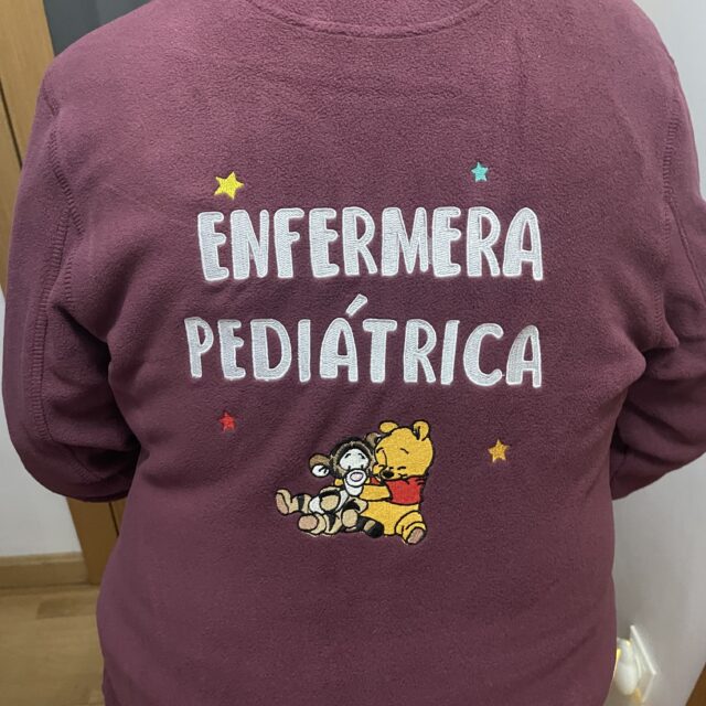 Polar Enfermera Pediátrica. Modelo Winnie. Winnie De Pooh y Tigger