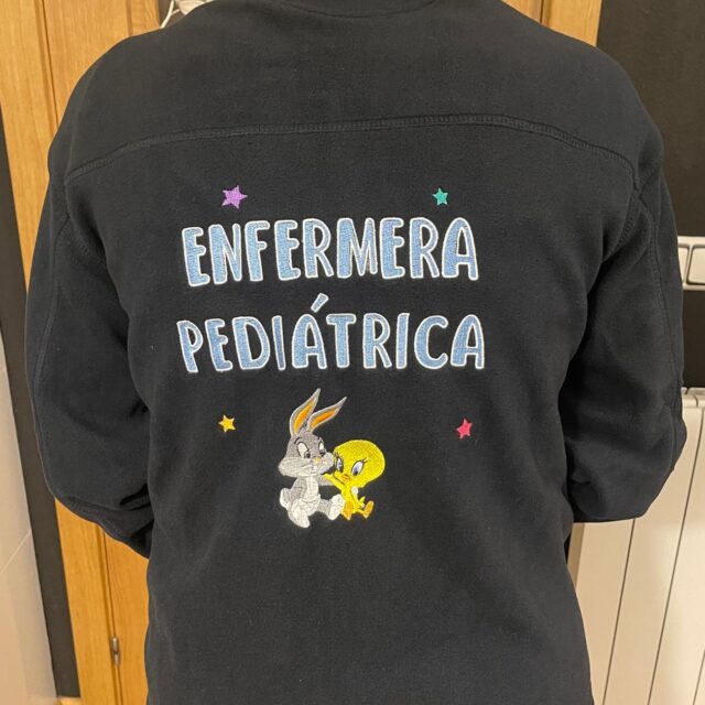 Polar Enfermera Pediátrica. Modelo Bugs Bunny y Piolín