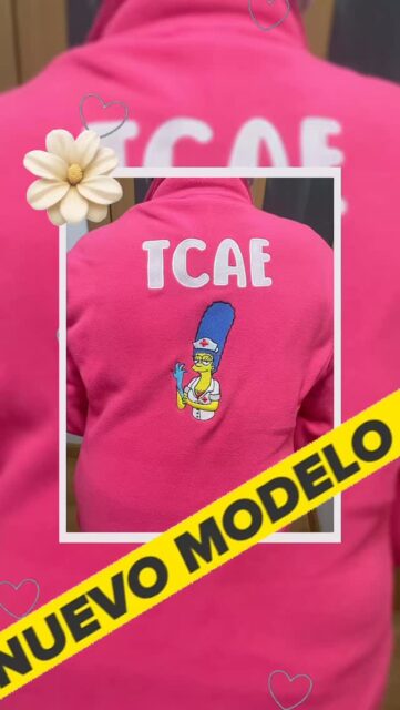 ¿Te gusta nuestro nuevo diseño? ¡Si eres fan de los Simpson éste es tu polar! Y recuerda que podemos cambiar la profesión a la que tu quieras… 🩷🩷🩷🩷🩷

#sgtienda #polarpersonalizado #polarsimpsons #polartcae #polarhospital