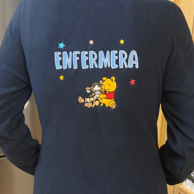 Polar Enfermera. Modelo Winnie De Pooh y Tigger