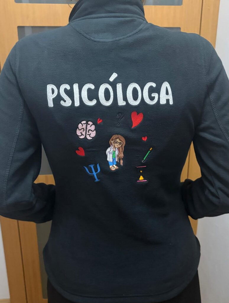 Polar Psicóloga. Modelo Mujer Pensativa
